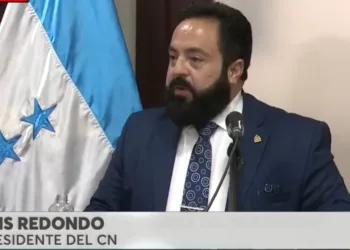 Presidente del Congreso hondureño intenta desmarcarse del mal manejo de fondos públicos, pero genera más preguntas que respuestas