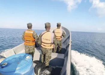 Tragedia en el Caribe hondureño: dos víctimas mortales tras naufragio de lancha turística