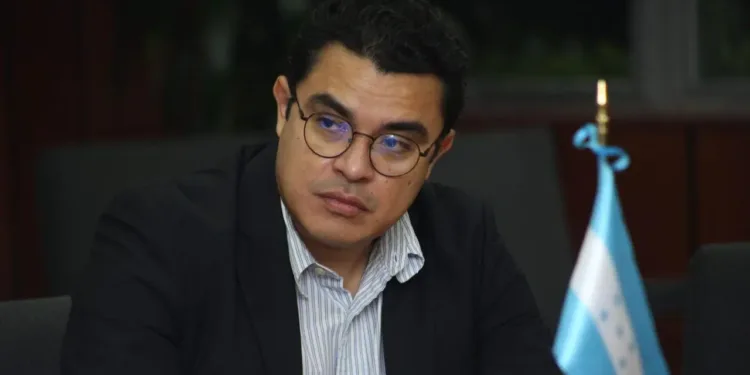 Vicecanciller de Honduras cuestiona a iglesias y empresarios tras difusión de narco video vinculado a diputado liberal
