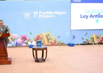 Presidente guatemalteco advierte sobre riesgo de ingresar a lista gris si no se aprueba ley antilavado