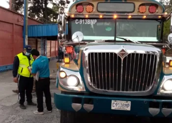 Gobierno de Guatemala autoriza circulación de autobuses extraurbanos sin límite de antigüedad
