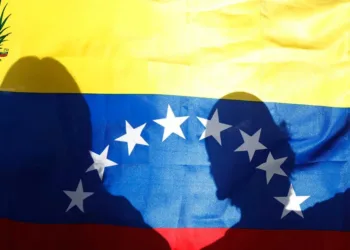 Panamá extiende seis meses el uso de pasaportes vencidos para venezolanos