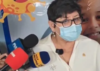 Salud reporta baja de casos COVID-19 en Honduras pero mantiene uso obligatorio de mascarilla en centros de salud