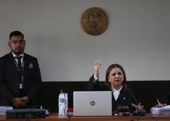Jueza guatemalteca condena a seis exfuncionarios por tragedia del Hogar Seguro y ordena investigar al expresidente Jimmy Morales