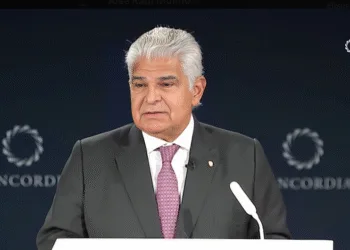 Presidente panameño viaja a Japón en busca de inversión y cooperación