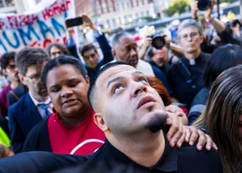 Salvadoreño Kilmar Ábrego frena su deportación de Estados Unidos y pide asilo
