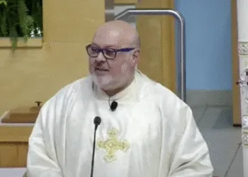 Sacerdote dice que deportar a nicaragüenses a su país equivale a cárcel, exilio o muerte