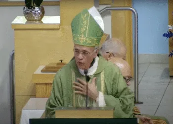 Obispo nicaragüense exiliado dice que dictadura Ortega-Murillo es un peligro social