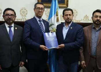 Guatemala: Gobierno presenta presupuesto 2026 por $21 mil millones enfocado en educación, salud y seguridad