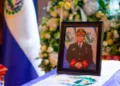 Gobierno salvadoreño recuerda a víctimas del accidente aéreo en que murió el director policial