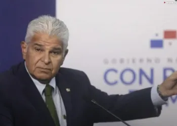 Presidente de Panamá no descarta declarar terrorista al Cártel de los Soles