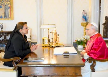 Presidenta de Honduras sostiene audiencia privada con el Papa León XIV en el Vaticano