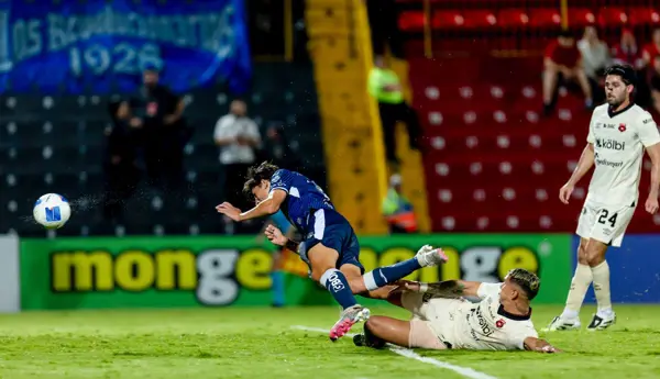 Motagua vence 1-0 a Alajuelense con gol agónico de Vázquez en la Copa Centroamericana