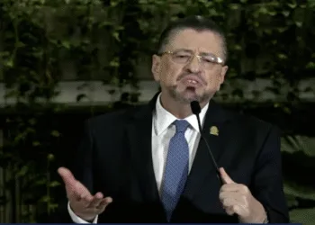 Rodrigo Chaves no asistirá a votación sobre levantamiento de su inmunidad en Asamblea costarricense