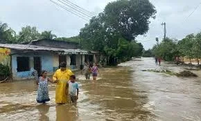 Honduras mantiene alerta amarilla en cinco departamentos por lluvias y riesgo de inundaciones