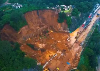 Derrumbe en la ruta principal entre Guatemala a El Salvador afecta el comercio centroamericano