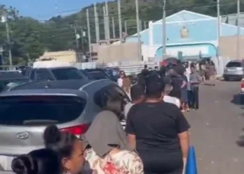 Colapsa la aduana hondureña en frontera El Amatillo con El Salvador y cientos resultan afectados