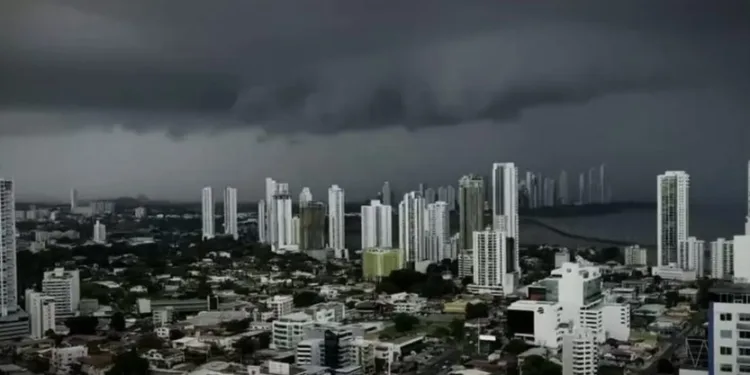 Panamá: Pronostican fuertes lluvias y tormentas del 8 al 12 de octubre debido a onda tropical