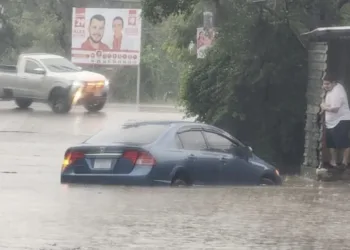 Honduras suspende clases por lluvias en departamentos bajo alerta roja y amarilla