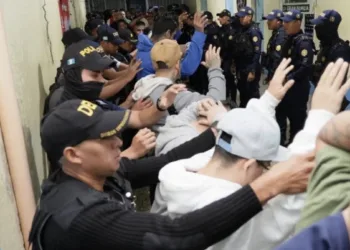 Guatemala: fuga de 20 reos del Barrio 18 desata alarma y exigencias de empresarios y EE UU