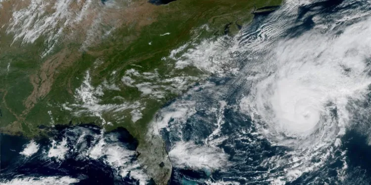 Alerta en Centroamérica por onda tropical AL98 con alta probabilidad de convertirse en tormenta en el Caribe