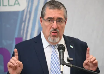 Arévalo no descarta cambios en su gabinete luego de fuga de reos que profundiza crisis en Guatemala