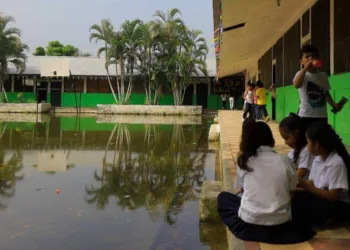 Educación suspende clases en cuatro departamentos de Honduras por lluvias y alerta roja