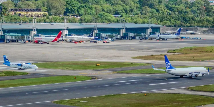 Aeronave activa protocolo por posible falla de presurización en aeropuerto de Guatemala