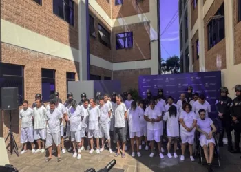 Capturan banda de centroamericanos y salvadoreños que hurtaba celulares en transporte público en El Salvador