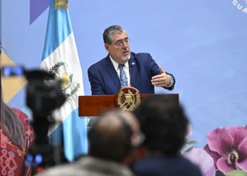 El presidente de Guatemala denuncia a juez por “falta gravísima” y pide su suspensión