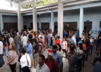 El 59% de las urnas abrieron con retraso en elecciones hondureñas