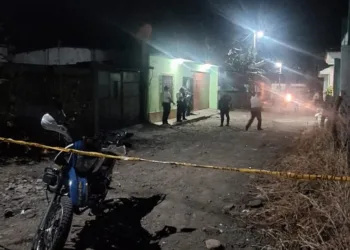 Enfrentamiento en Guatemala: policía rescata a mujer retenida en su casa y da de baja a su captor