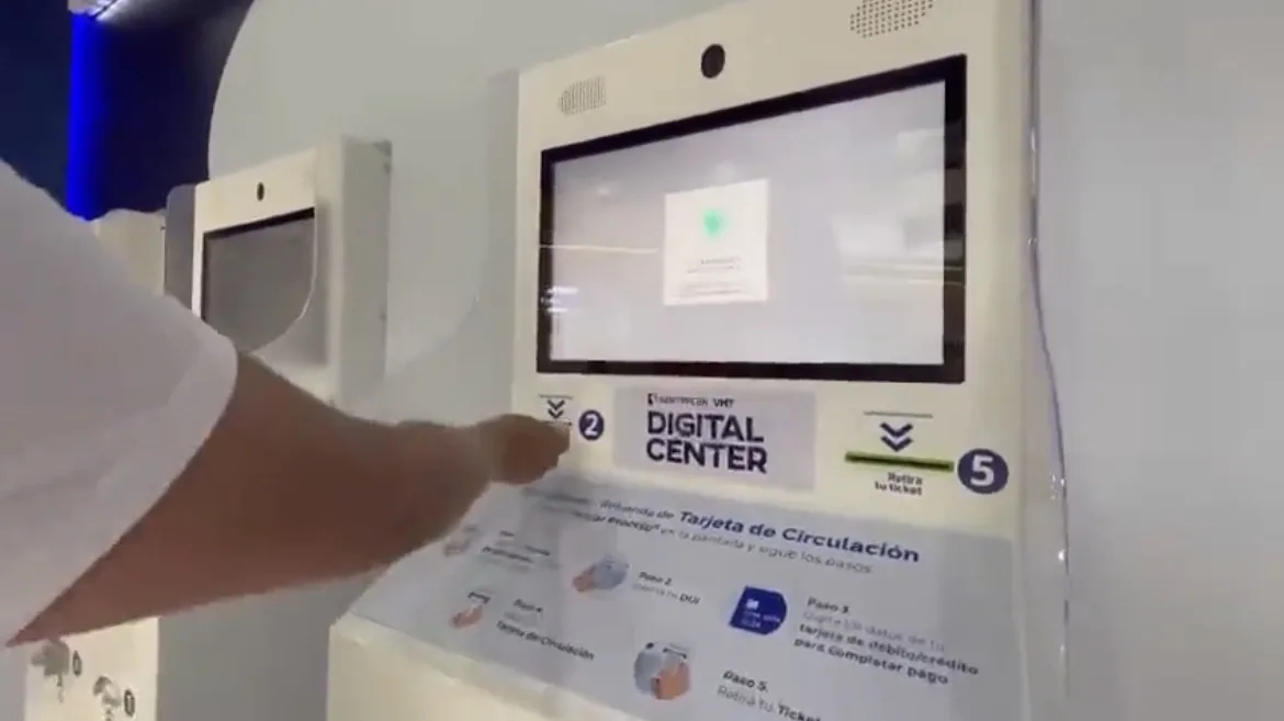 El Salvador busca la digitalización total de trámites de tránsito y transporte