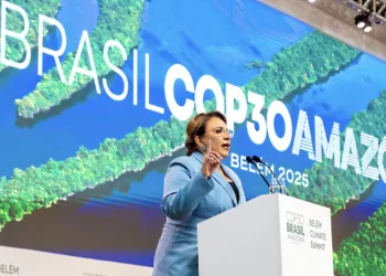 Presidenta de Honduras acusa al capitalismo de ser el principal verdugo ambiental durante su discurso en la COP30