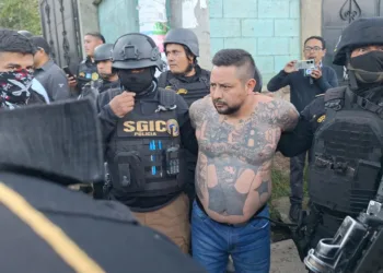 Presidente de Guatemala celebra arresto del quinto prófugo de Fraijanes II, pero aún permanecen 15 fugitivos en libertad