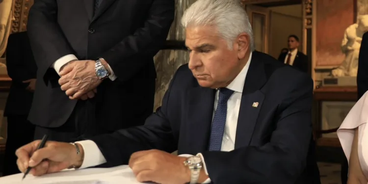 Mandatario panameño genera polémica por frases interpretadas como amenaza a magistrados electorales