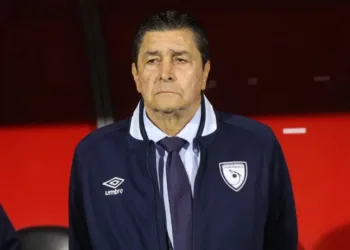 Guatemala ofrece renovación a Luis Fernando Tena y espera respuesta en enero