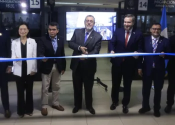 Presidente de Guatemala inaugura módulos migratorios en el Aeropuerto La Aurora donados por Taiwán y equipados por EE UU