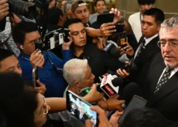 Presidente destaca la libertad de prensa en el Día del Periodista en Guatemala