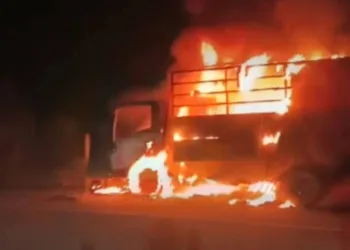 Turba lincha a un conductor y quema su camión tras muerte de un niño en Nicaragua