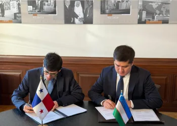 Panamá y Uzbekistán sellan acuerdo histórico sobre servicios financieros en negociación ante la OMC