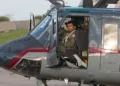 El Salvador recibe dos helicópteros de Estados Unidos para apoyar su misión en Haití