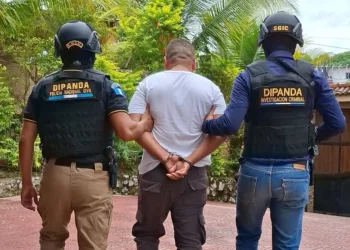 Capturan en Guatemala a un guardia penitenciario que colaboraba con las pandillas cobrando extorsiones