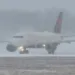 Tormenta invernal impulsada por un ciclón amenaza viajes y celebraciones de fin de año en Estados Unidos