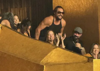 Actor de Hollywood Jason Momoa asiste a concierto de Ricardo Arjona en Guatemala