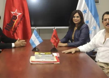 Honduras: Diputado leal a Manuel Zelaya lo acusa de controlar el partido y frenar la democracia interna