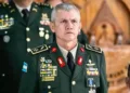 Periodista hondureño denuncia amenazas del saliente jefe del ejército de Honduras, Roosevelt Hernández