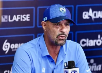 Marco Antonio el Fantasma Figueroa asume como nuevo técnico de Comunicaciones FC de Guatemala