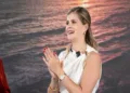 La oficialista Laura Fernández lidera intención de voto en Costa Rica, pero el 44 % sigue indeciso