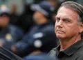 Bolsonaro sale de prisión para una cirugía y queda bajo custodia judicial en Brasil